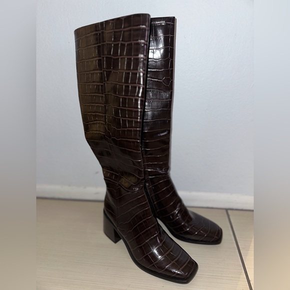 Sam Edelman Shoes - Dark brown snakeskin boots